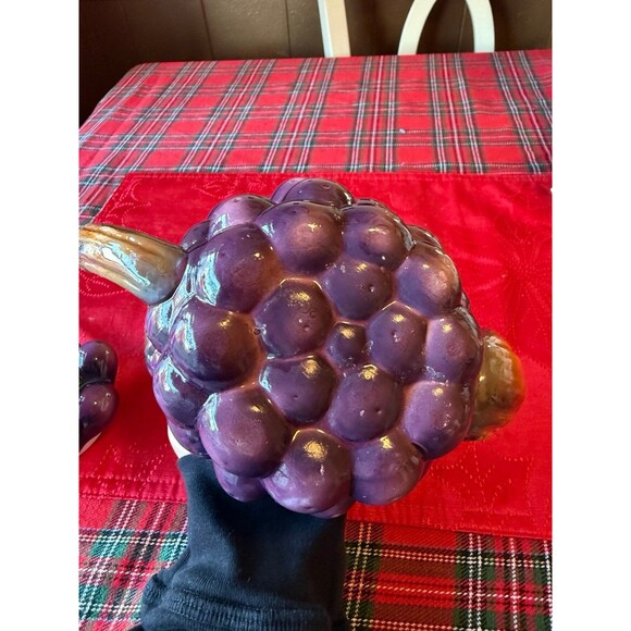 Lefton Grape Cluster teapot - Picture 8 of 8